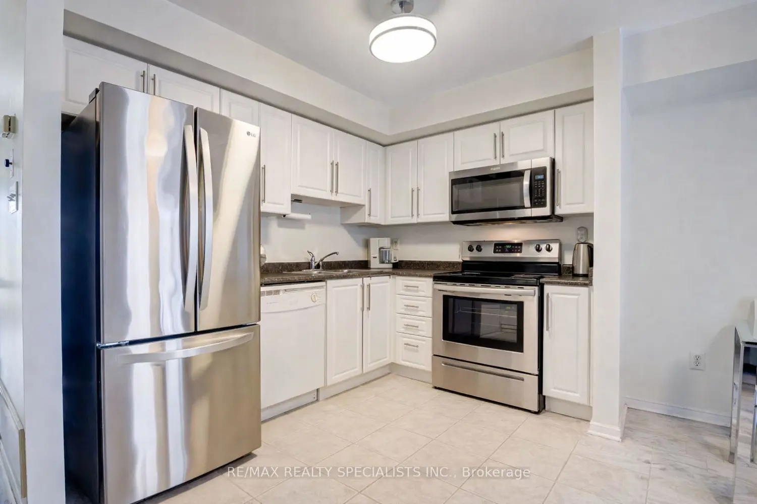 3975 Eglinton Avenue 16 photo 4