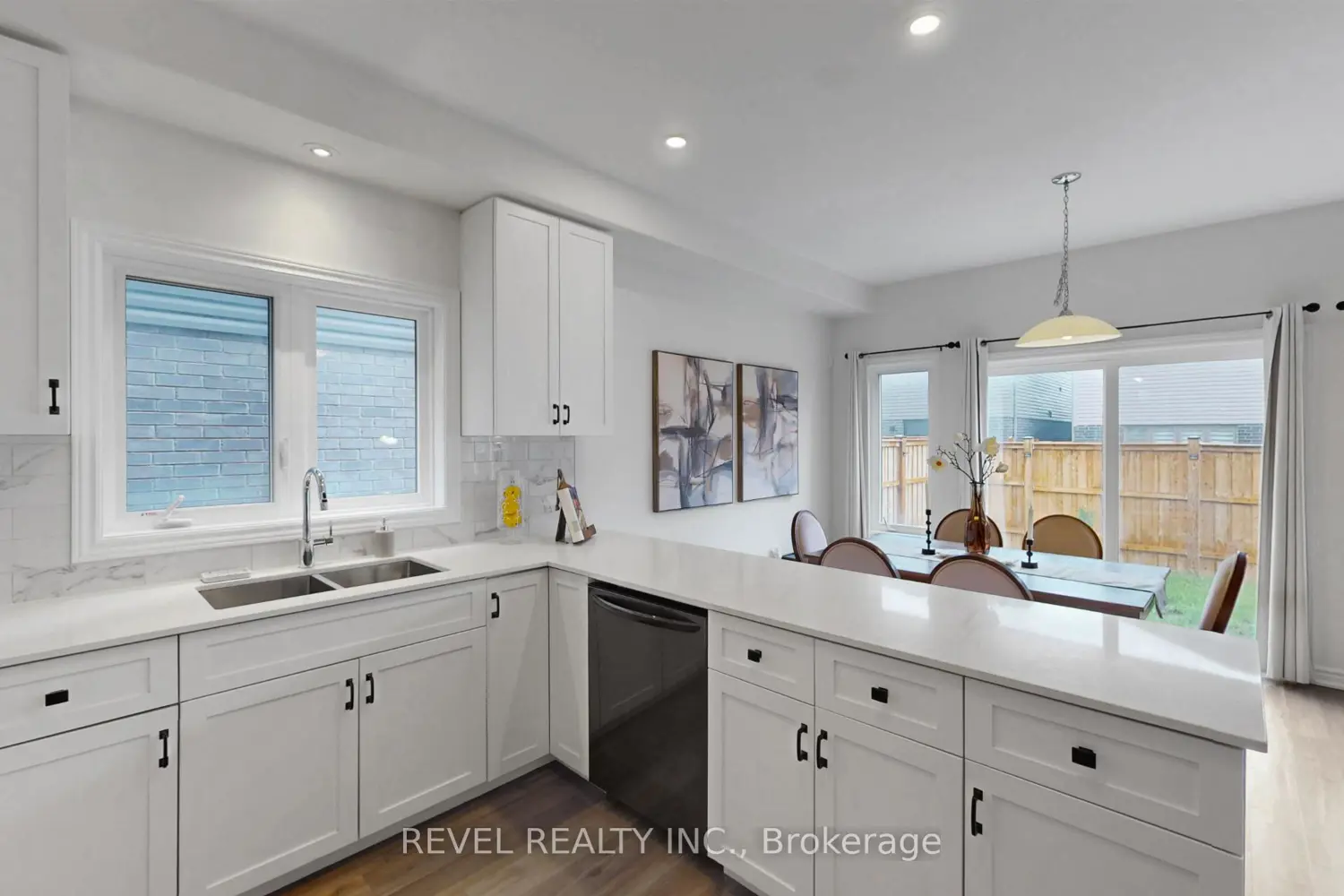 36 Ladd Avenue photo 4