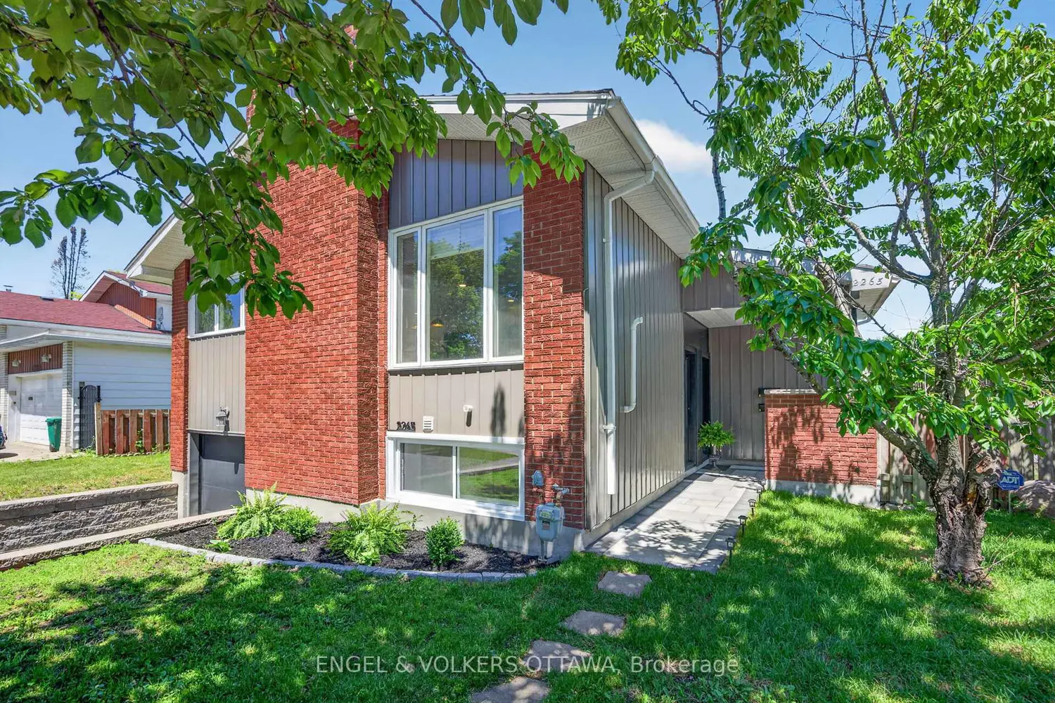 2265 Samuel Drive photo 2