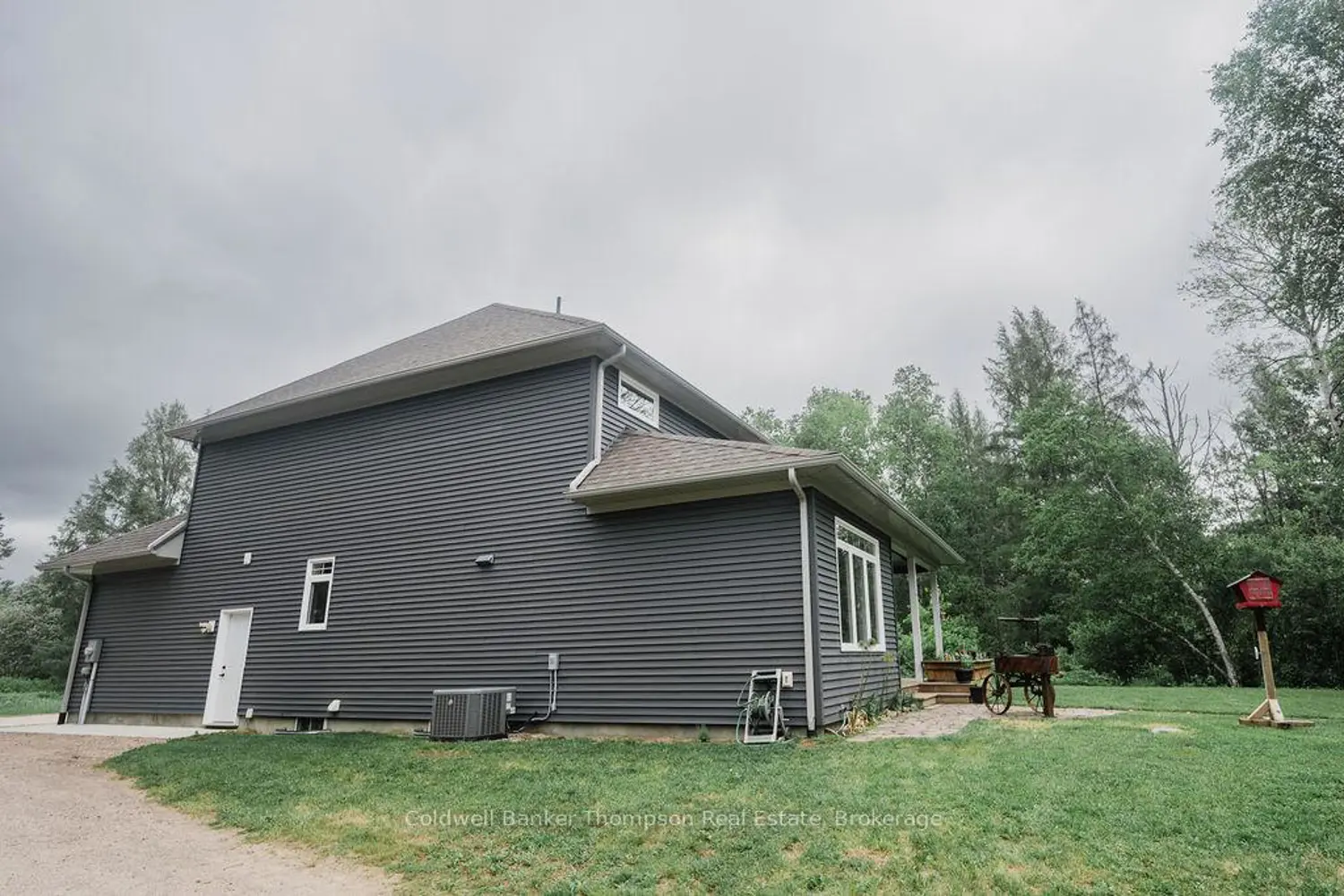 39 Riverside Avenue photo 2