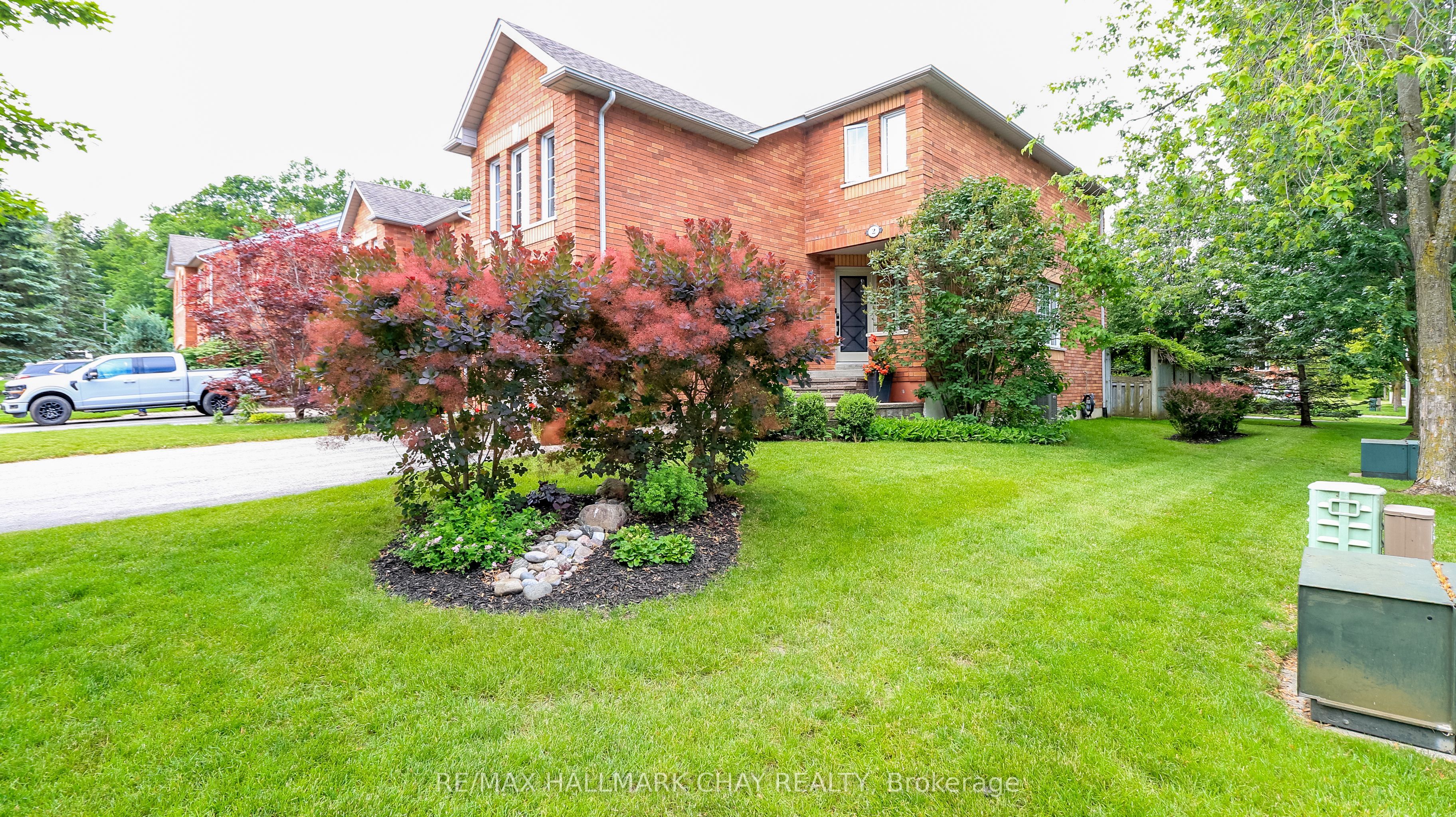 2 Kelly Place, Barrie, ON, L4N 8N2
