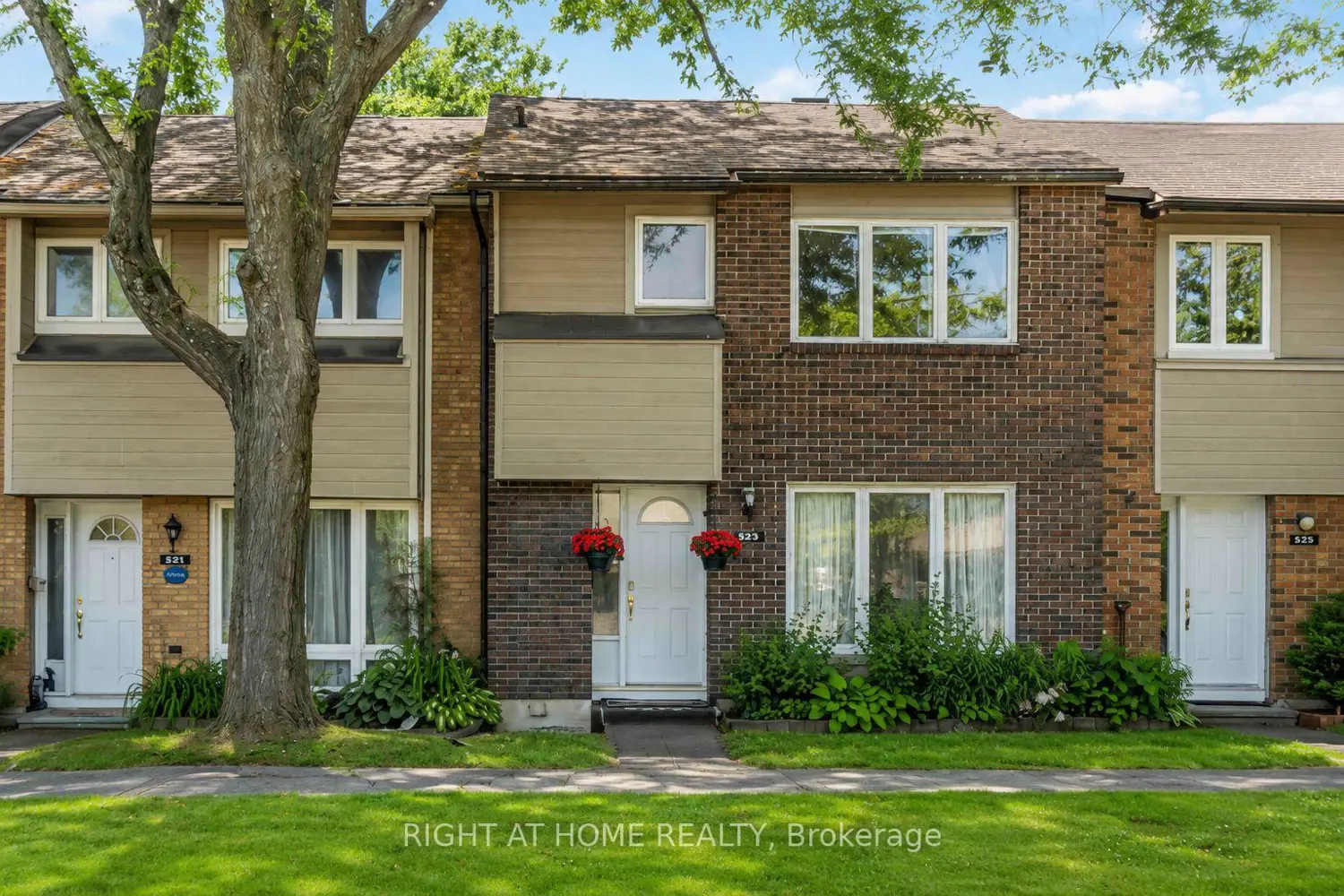 21 Midland Crescent 3