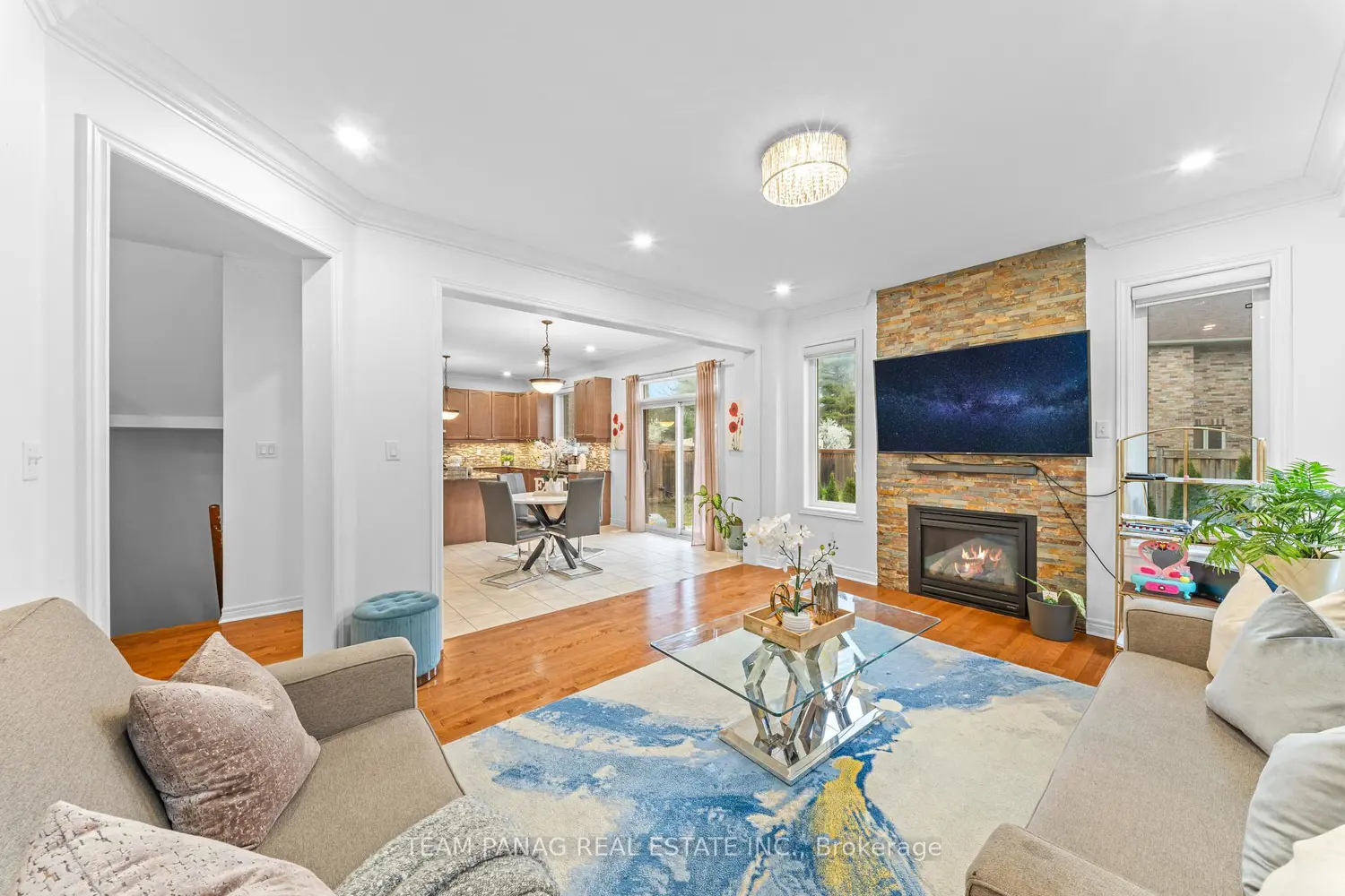 30 Overglen Court photo 4