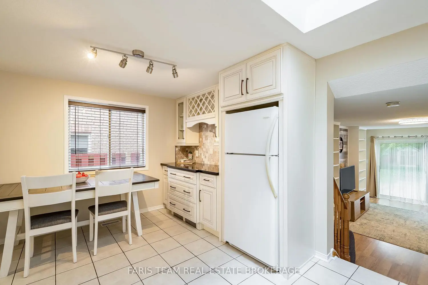 19 Seymour Crescent photo 5