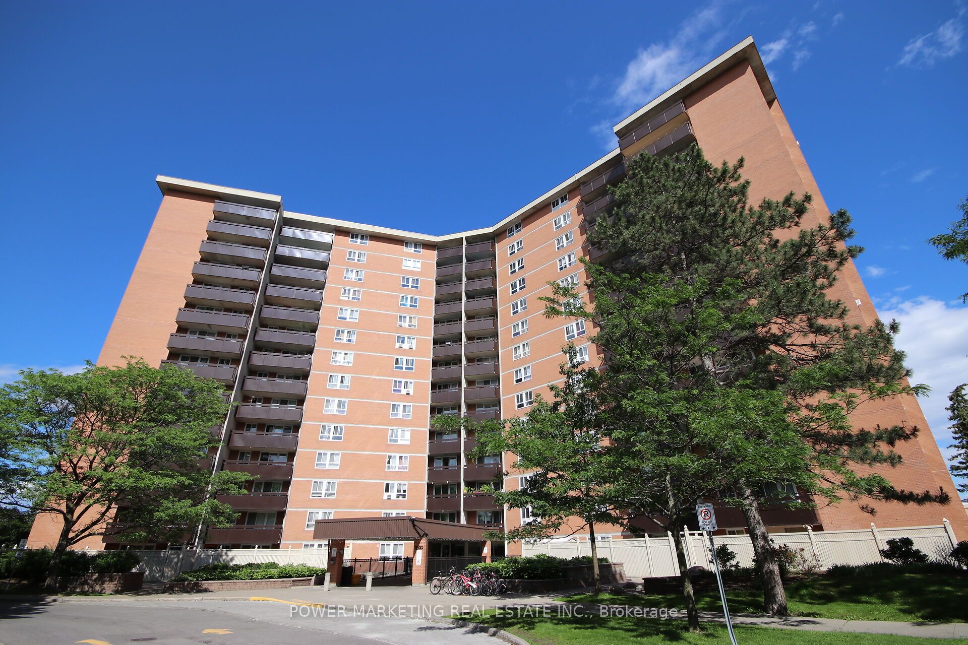 810-2020 Jasmine Crescent, Ottawa, ON, K1J 8K5