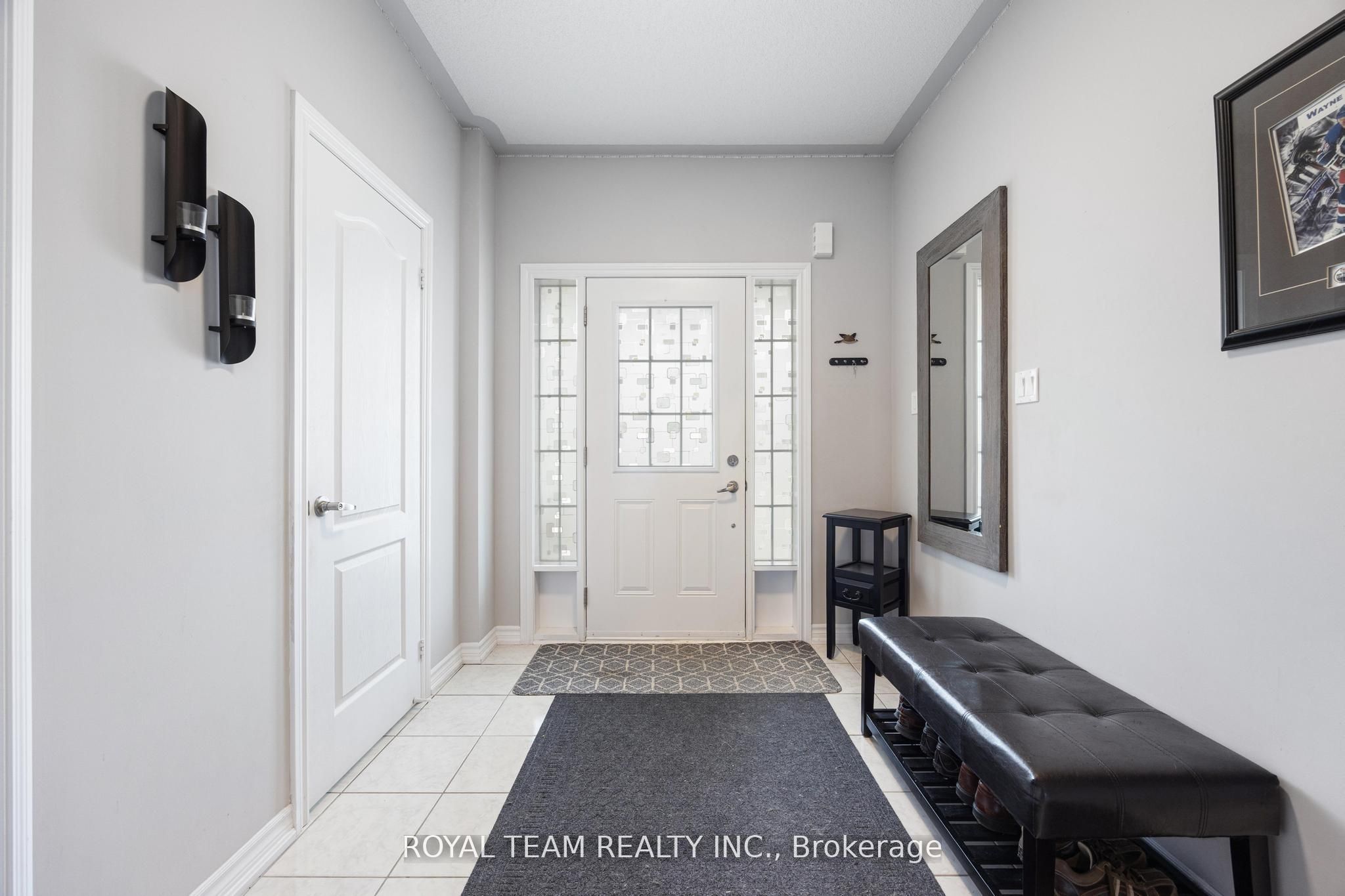 218 Richardson Crescent, Bradford West Gwillimbury, ON, L3Z 0R6 photo 4
