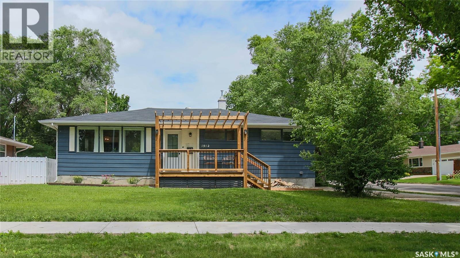 1912 Grant Drive, Regina, SK, S4S4V6