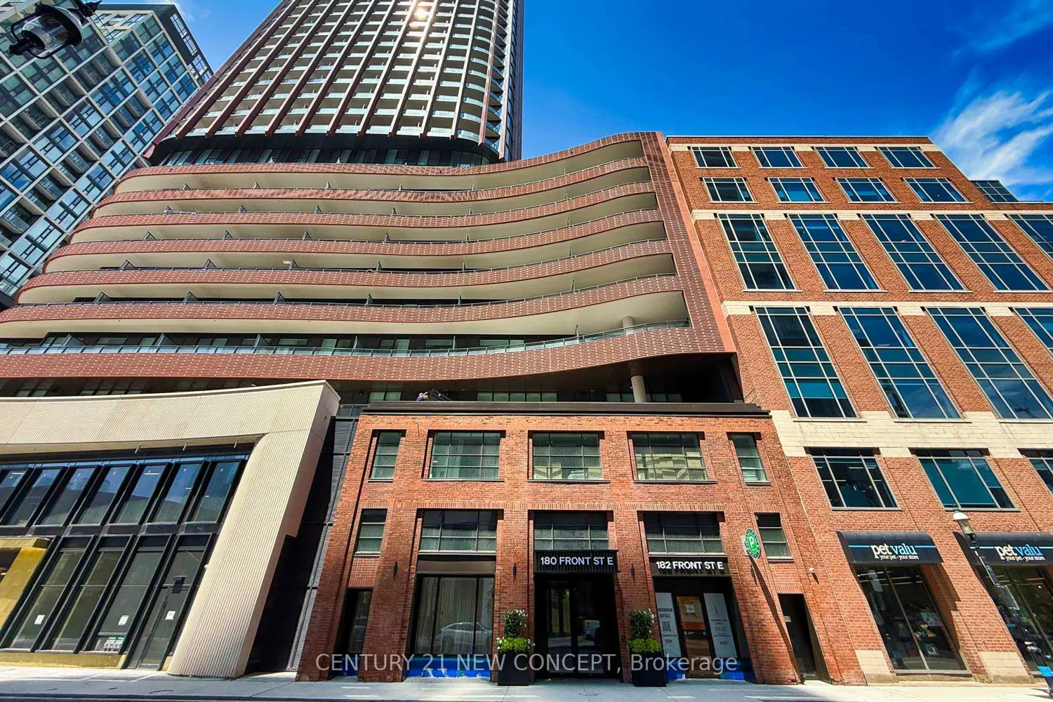 180 Front Street 3810