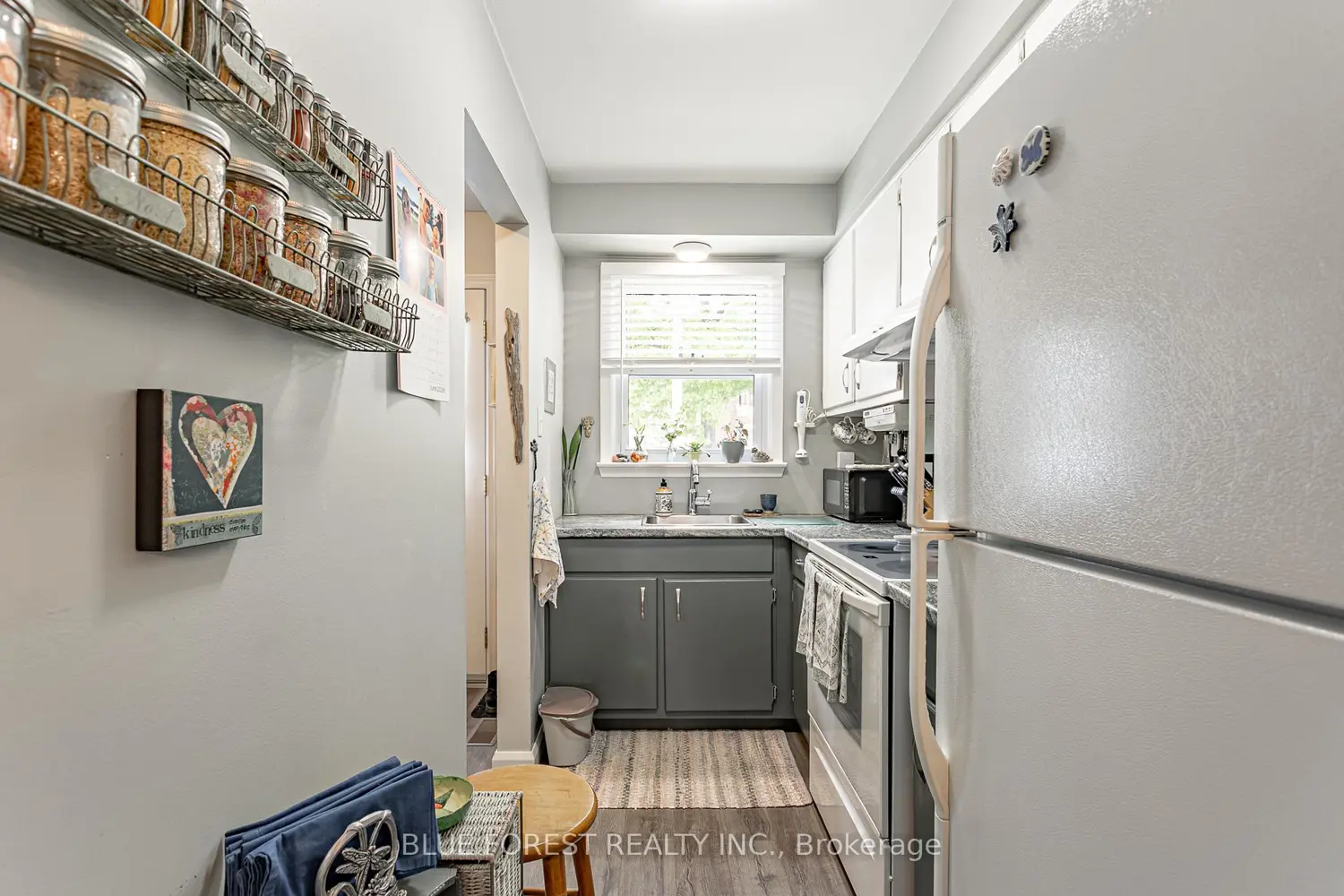 1385 Commissioners Road 50 photo 5