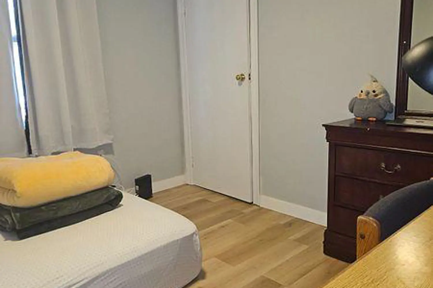 1092 Brydges Street photo 5