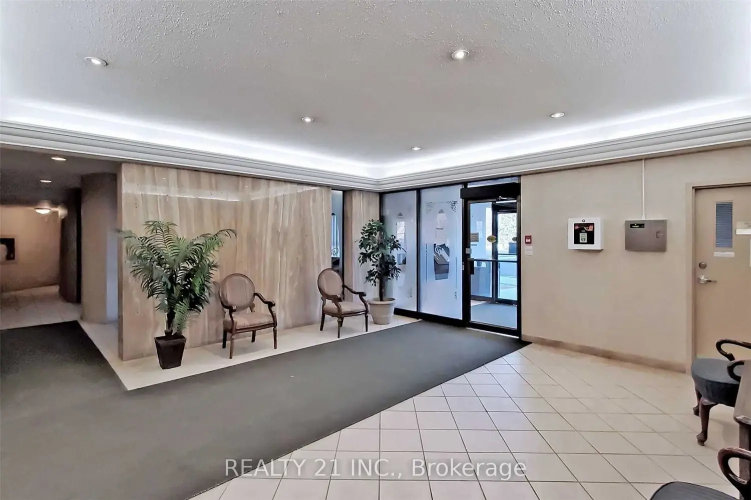 121 Trudelle Street 1709 photo 2