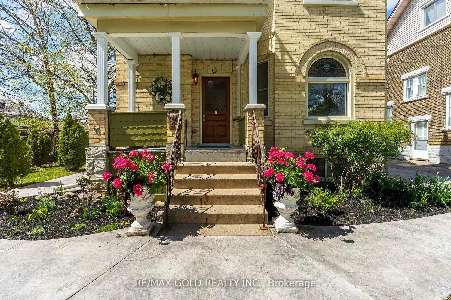 16 Maynard Avenue photo 2