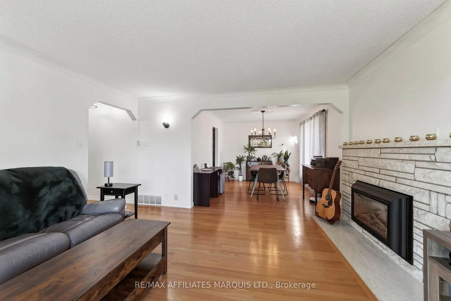 2706 Ross Avenue photo 5