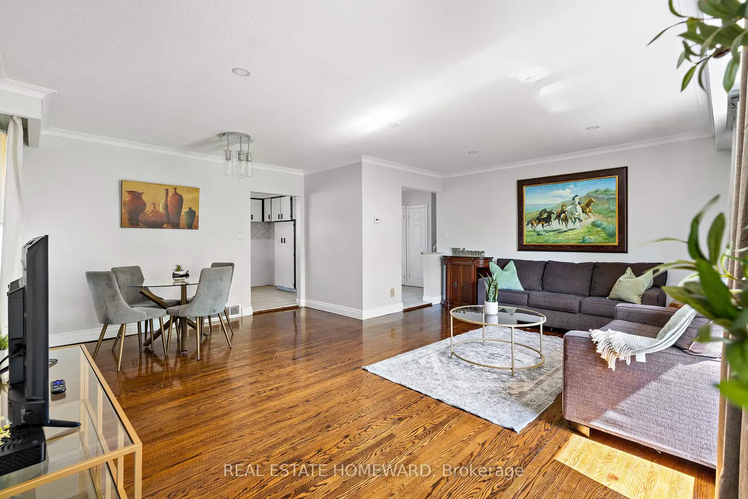 85 Letchworth Crescent photo 4