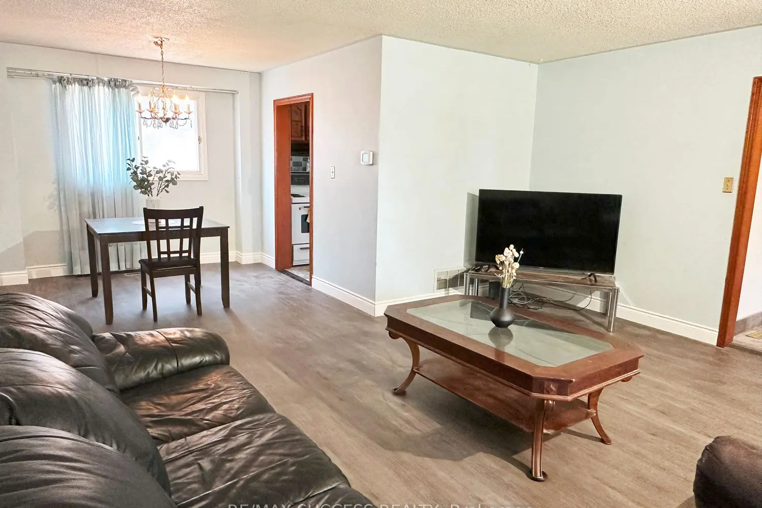 571 Minette Circle photo 4