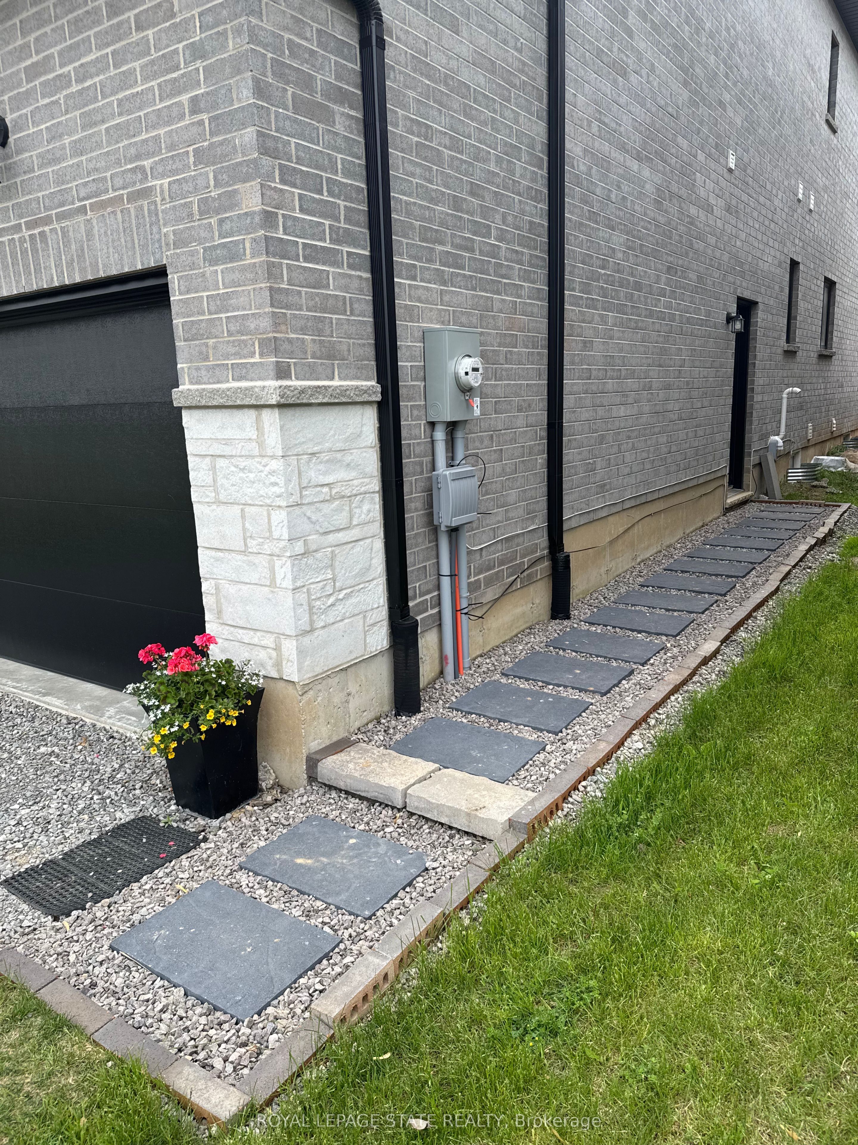 Basement-348 Springbrook Avenue, Hamilton, ON, L9K 0K3 photo 3
