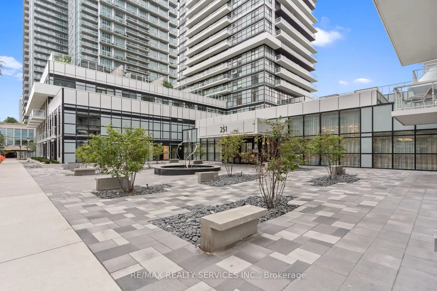 251 Manitoba Street 115 photo 2