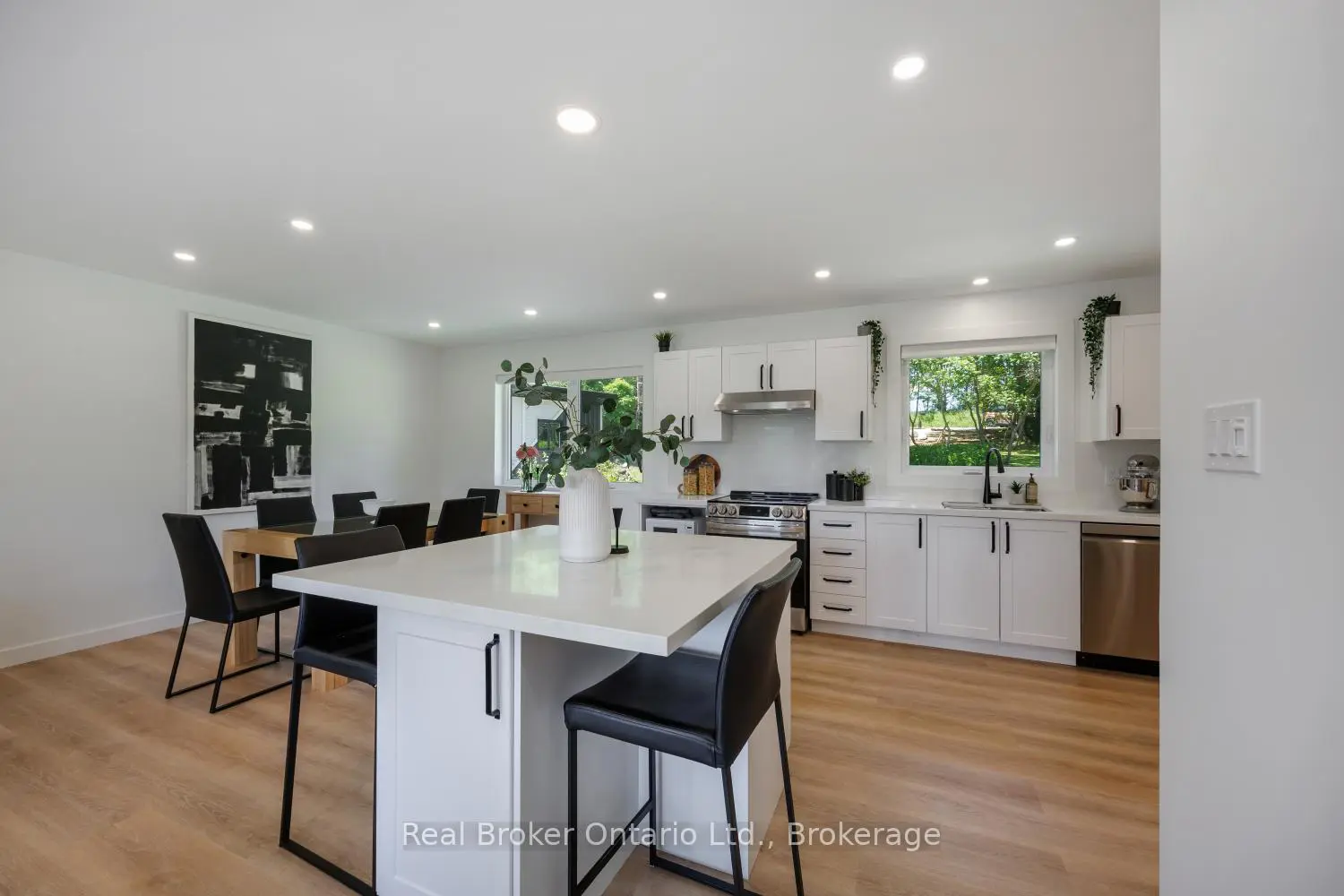 250 Silver Heights Drive photo 2