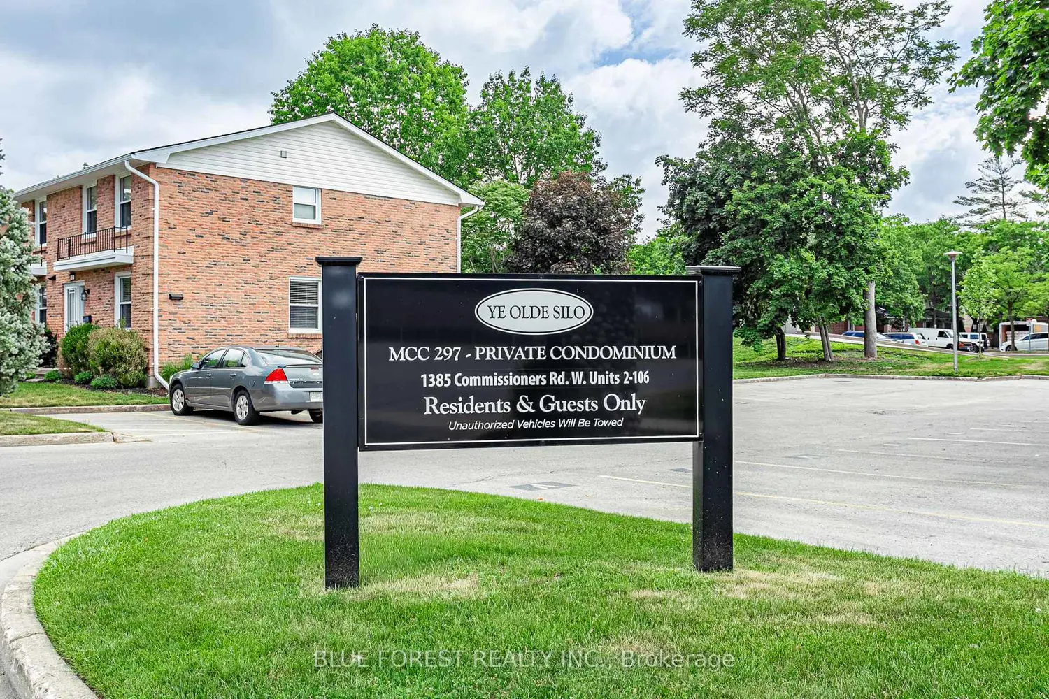 1385 Commissioners Road 50 photo 3