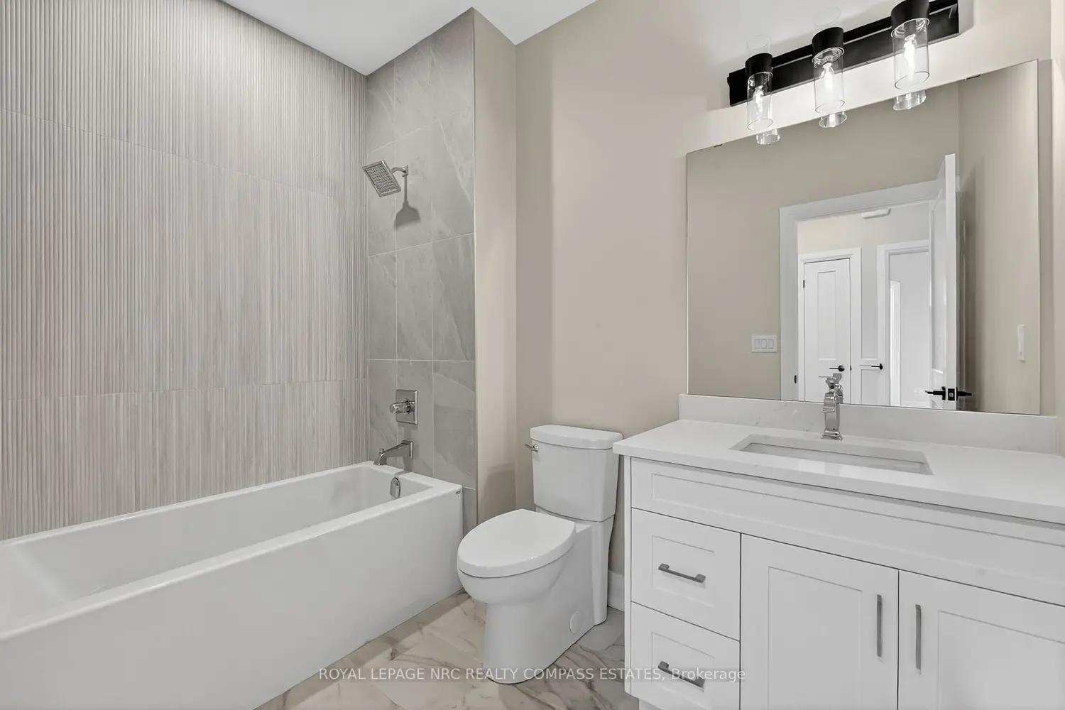 1 Sapphire Lane photo 5