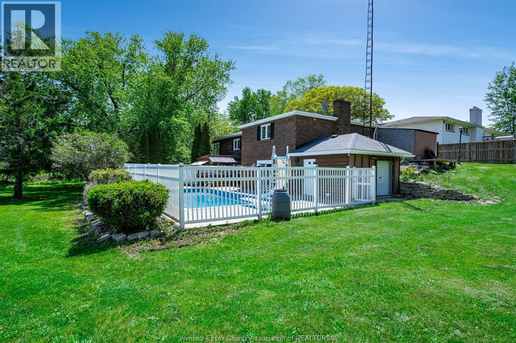 1838 Seacliff Drive, Kingsville, ON, N9Y2M6