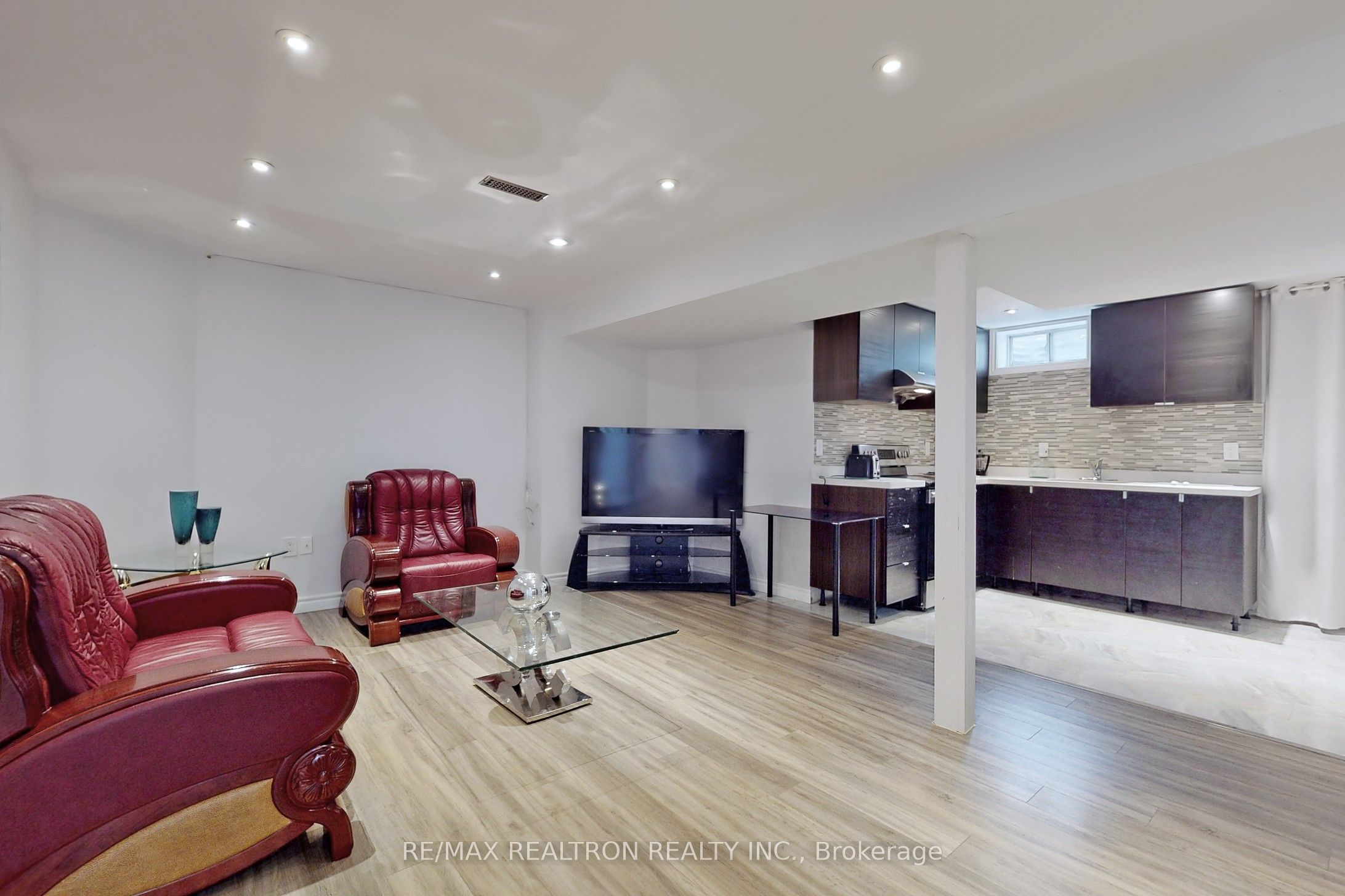 Bsmt-32 Subrisco Avenue, Richmond Hill, ON, L4S 1B2
