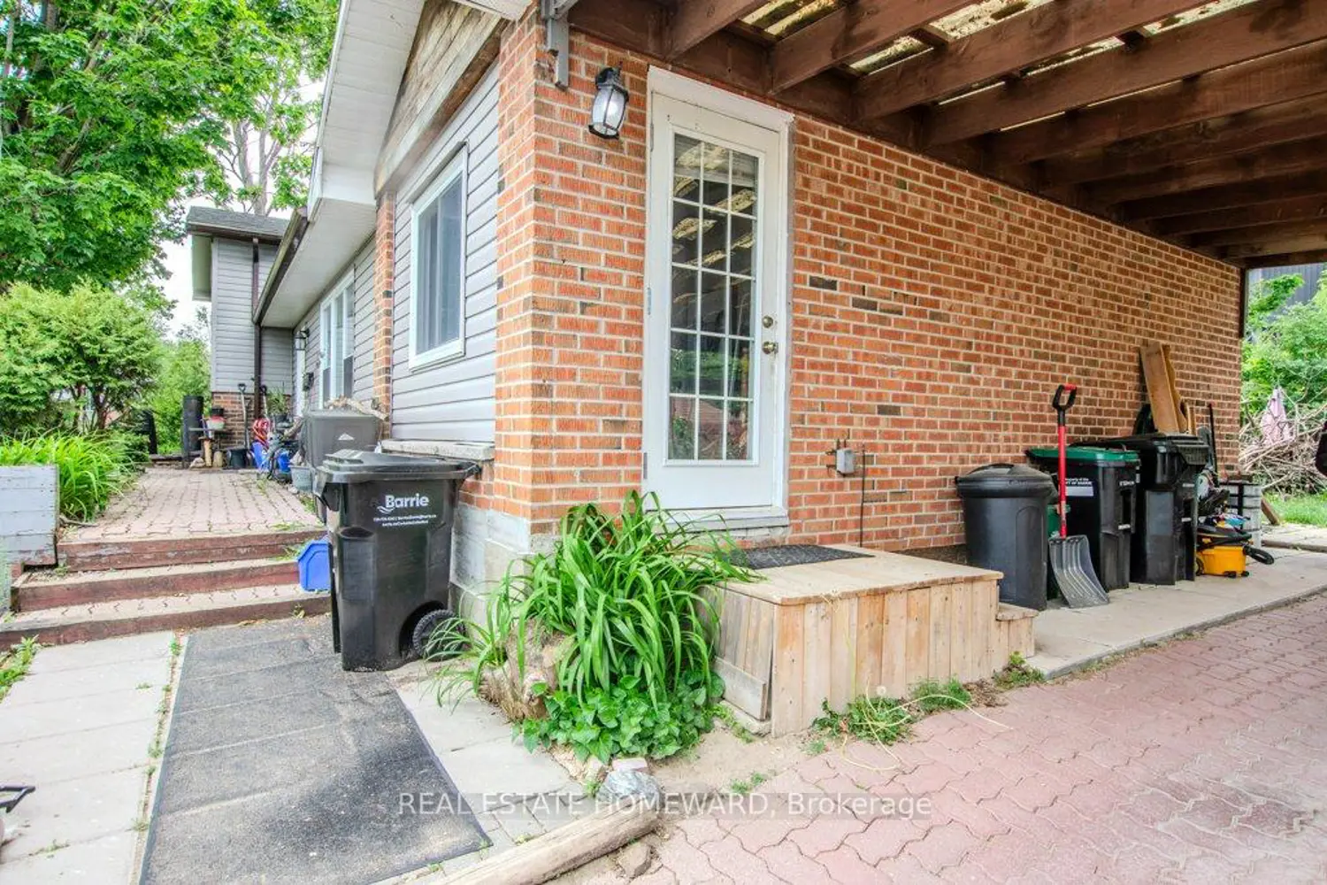 54 Springdale Drive photo 5