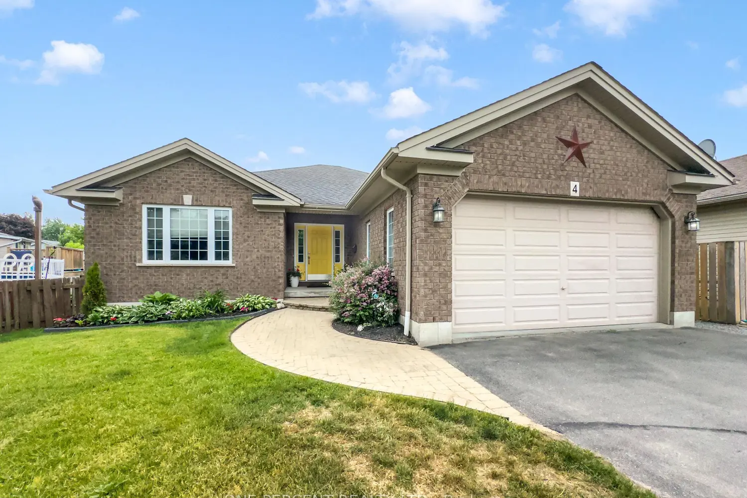 4 Jason Crescent