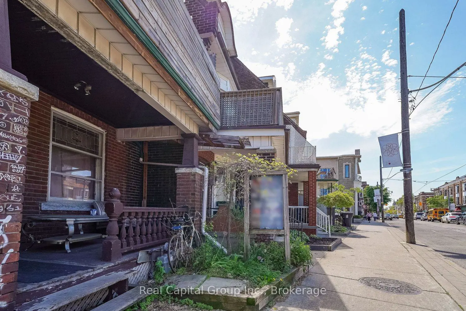 1393 Dundas Street photo 2
