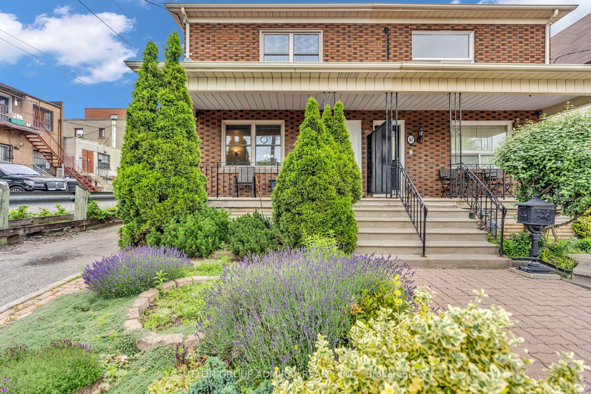 569 Nairn Avenue, Toronto, ON, L5N 4P6