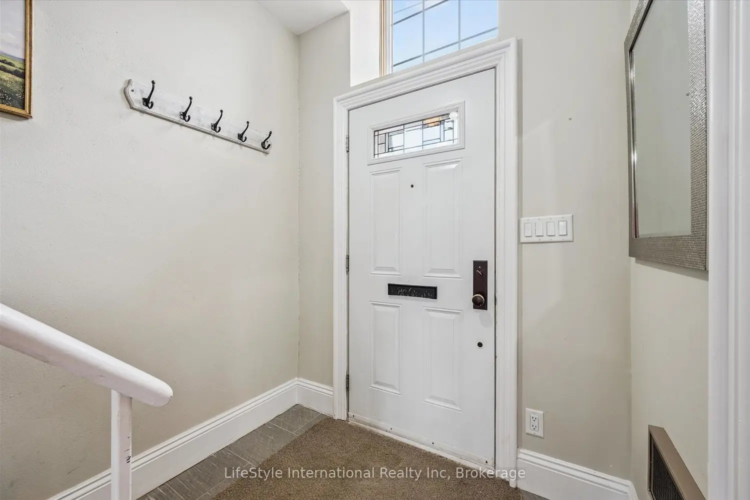 196 Arthur Street 6 photo 4
