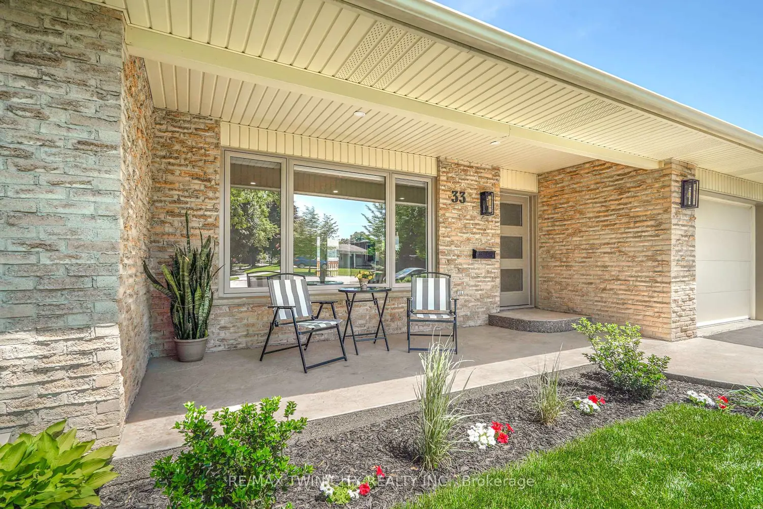 33 Tanglewood Terrace photo 3
