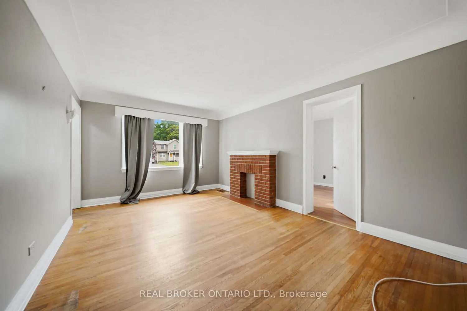1076 Clearview Avenue photo 5