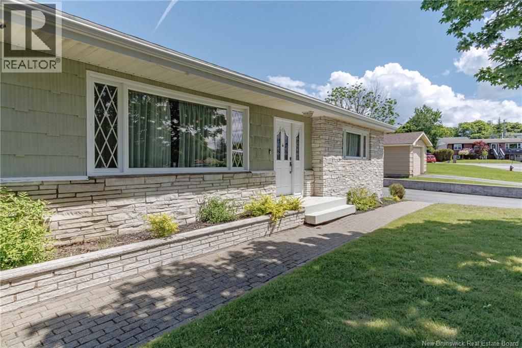 92 Greendale Crescent, Saint John, NB, E2M4L6 photo 2