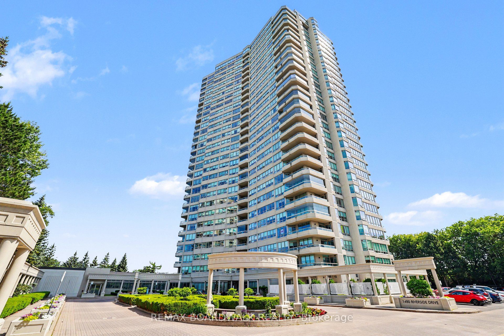 2201-1480 Riverside Drive, Ottawa, ON, K1G 5H2