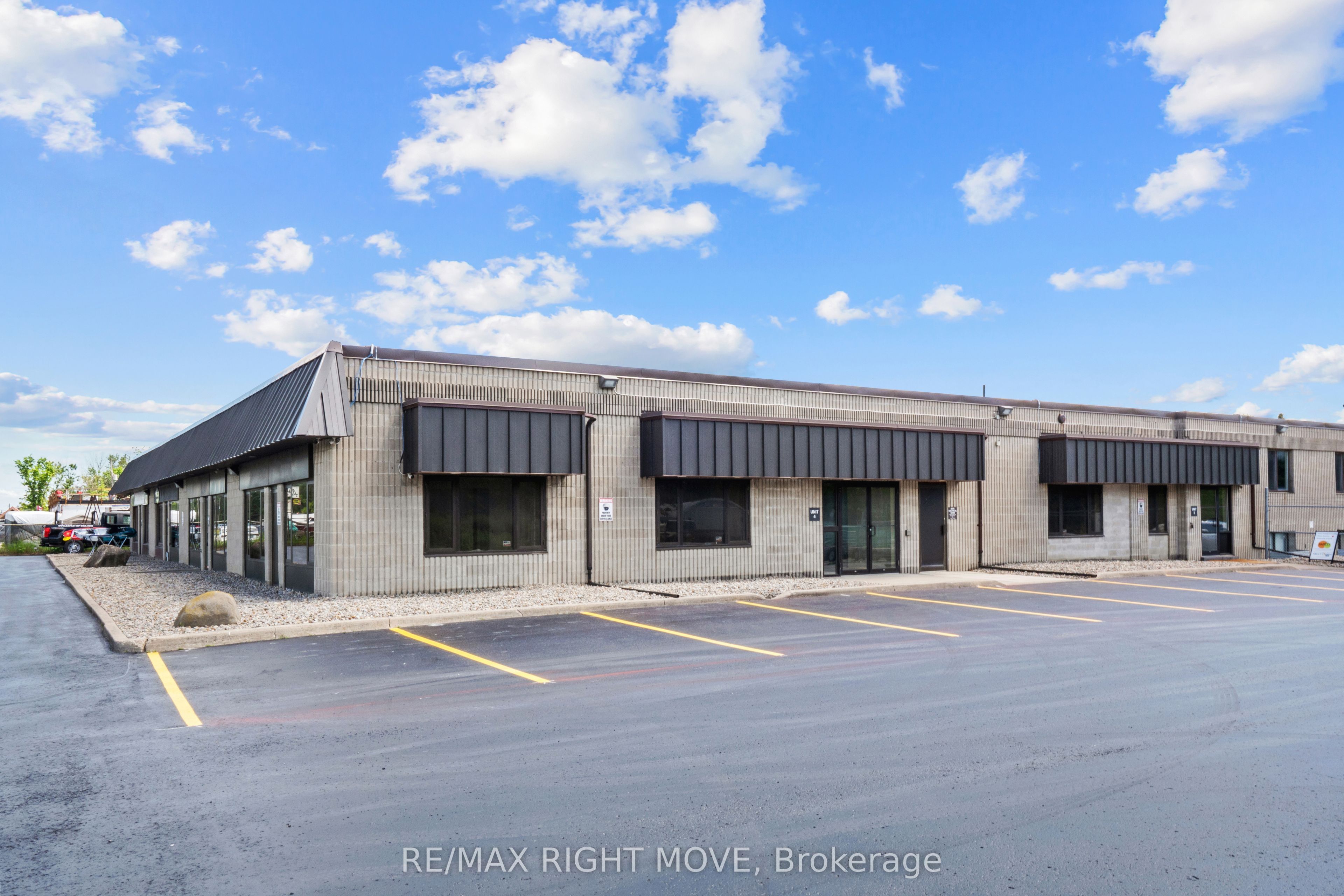 Unit 4-3835 Campbell Road, Severn, ON, L3V 0V3