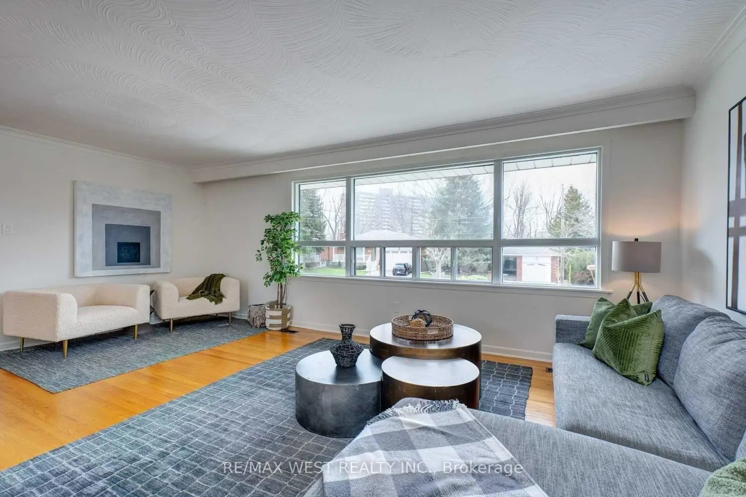 29 Fulwell Crescent photo 2