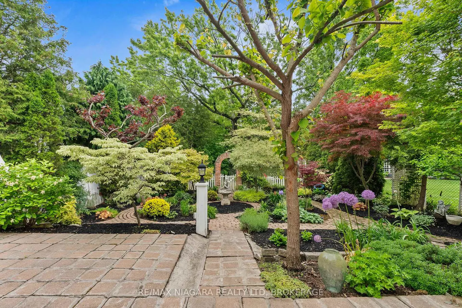 27 Oak Drive photo 3