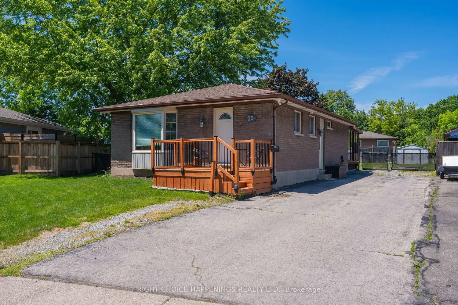 10 Newleaf Crescent