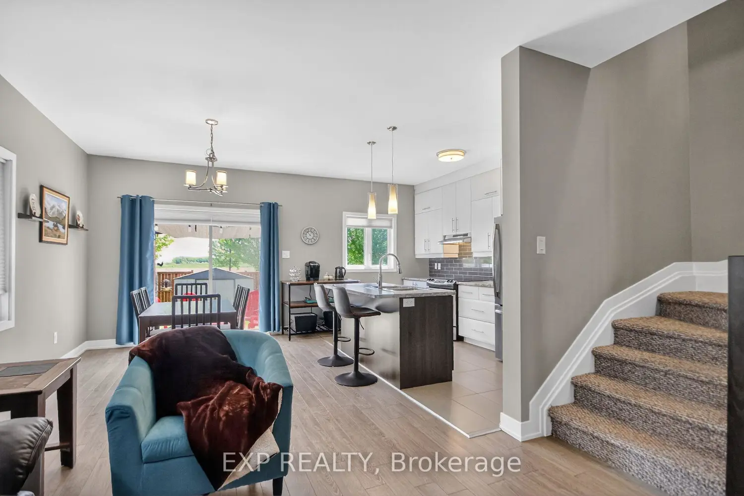 198 St. Malo Place photo 3