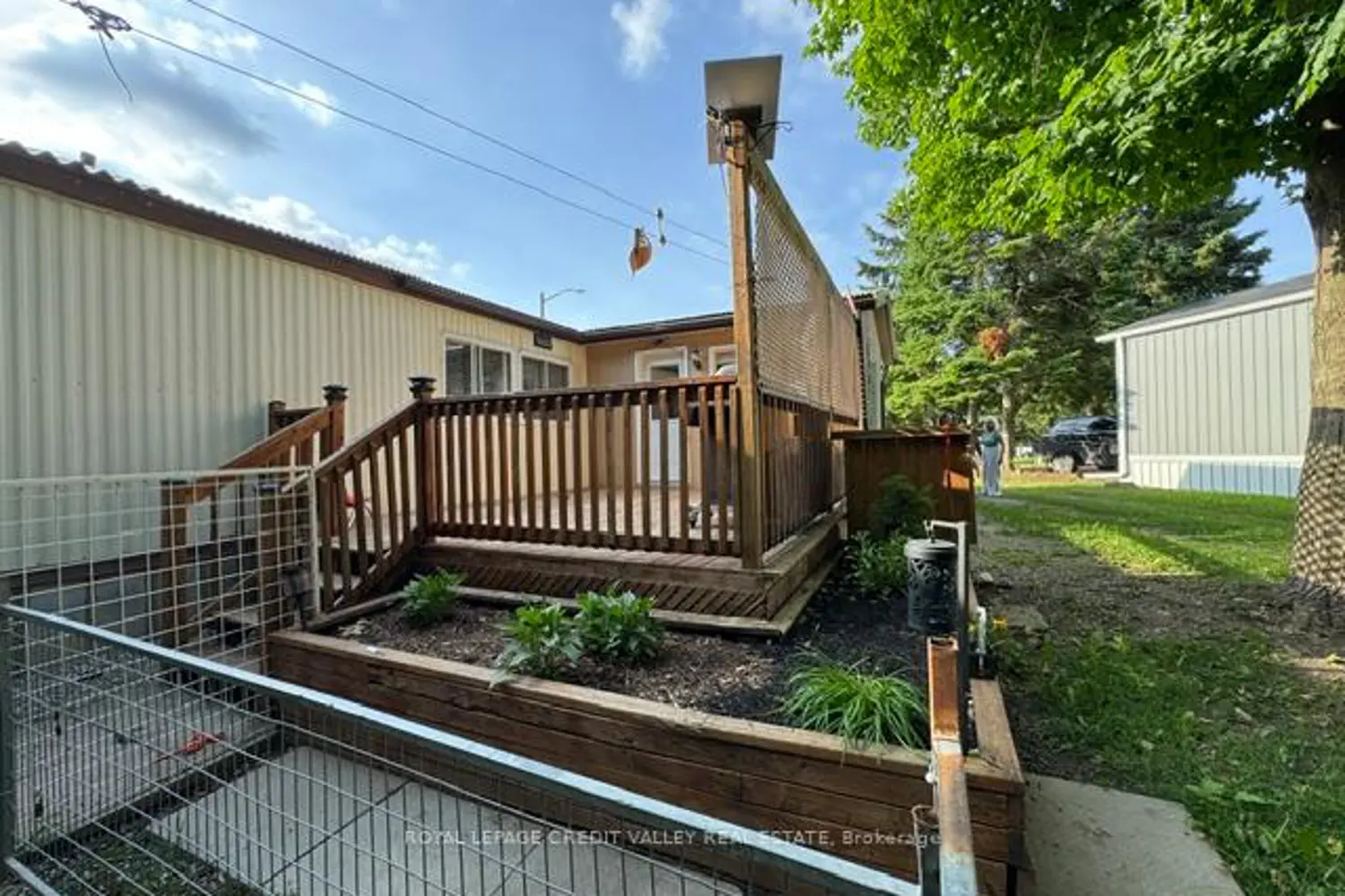 5 Laurel Lane photo 2