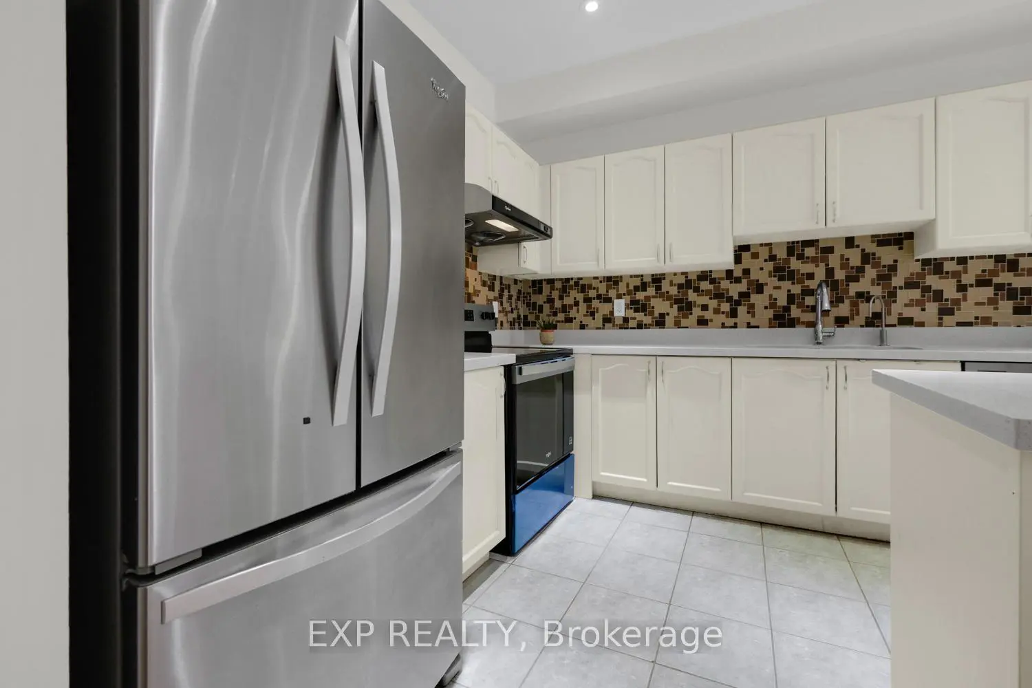 24 Williams Street photo 5