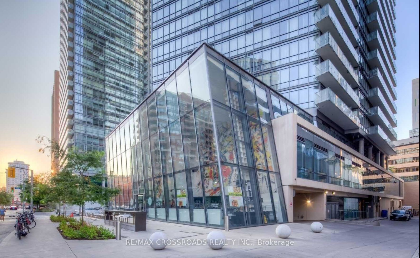 3007-832 Bay Street, Toronto, ON, M5S 1Z6