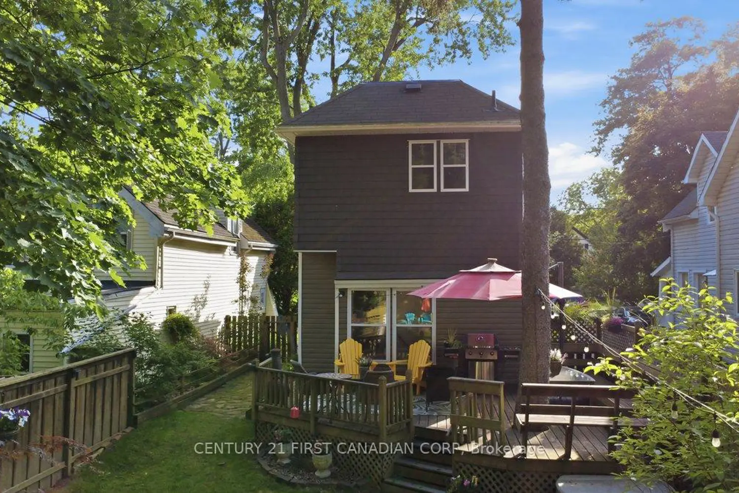 968 Colborne Street photo 2
