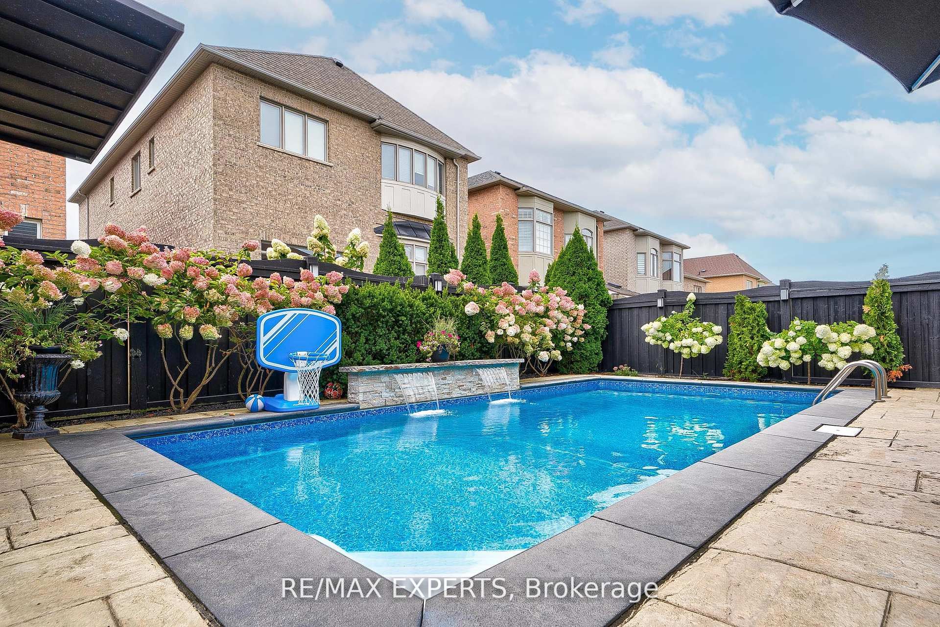 265 Chatfield Drive N, Vaughan, ON, L4H 3R8