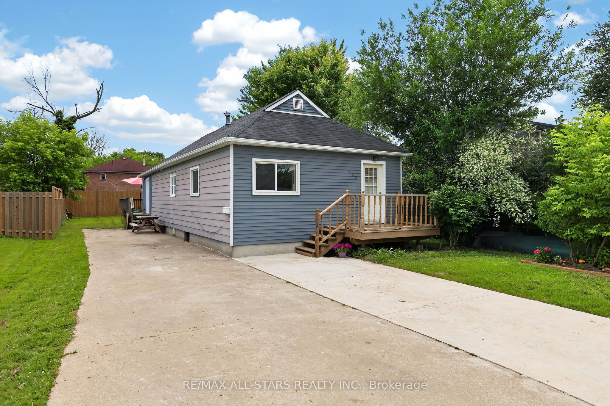 329 Lakeview Boulevard, Georgina, ON, L4P 2Y6