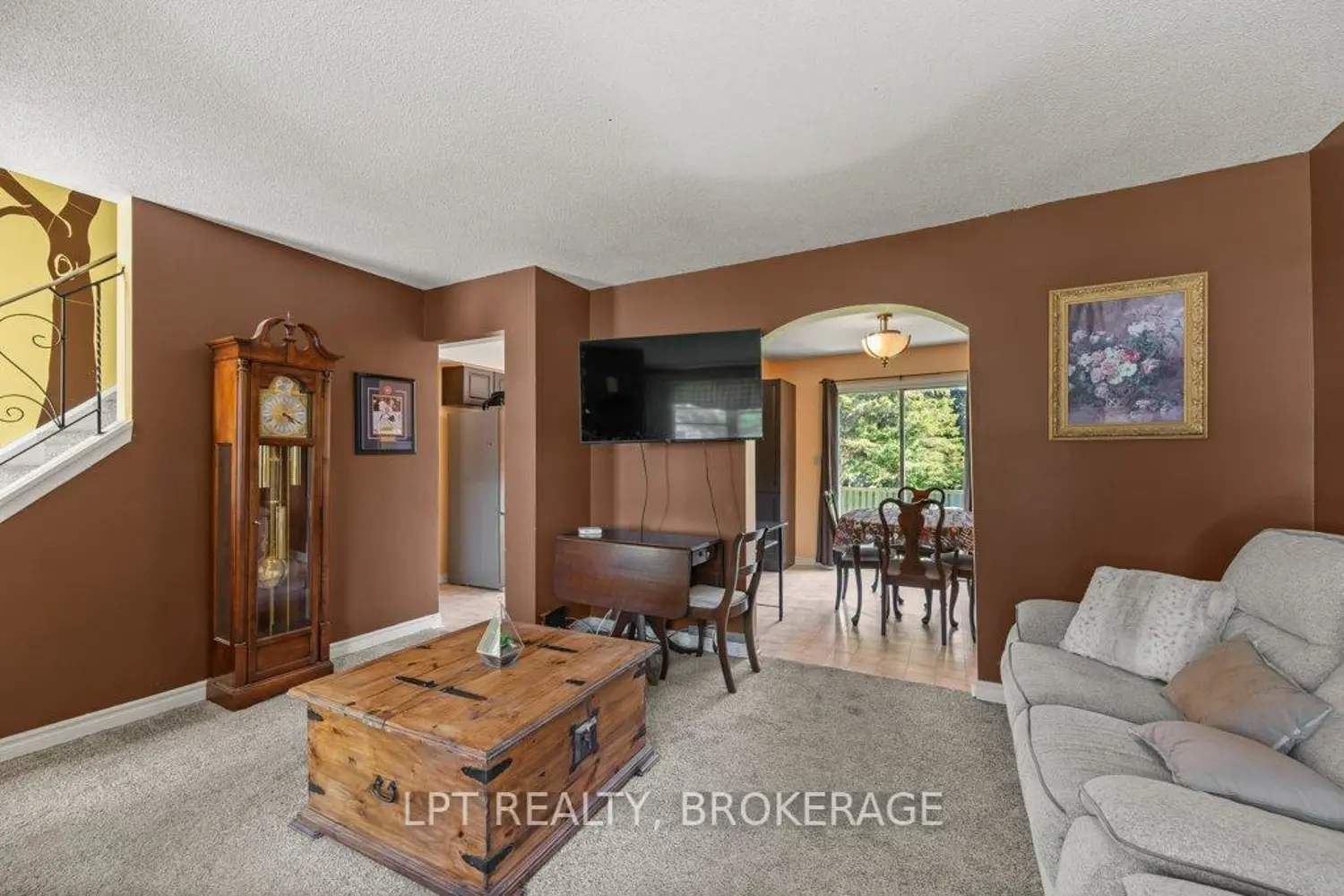 994 Uxbridge Crescent
