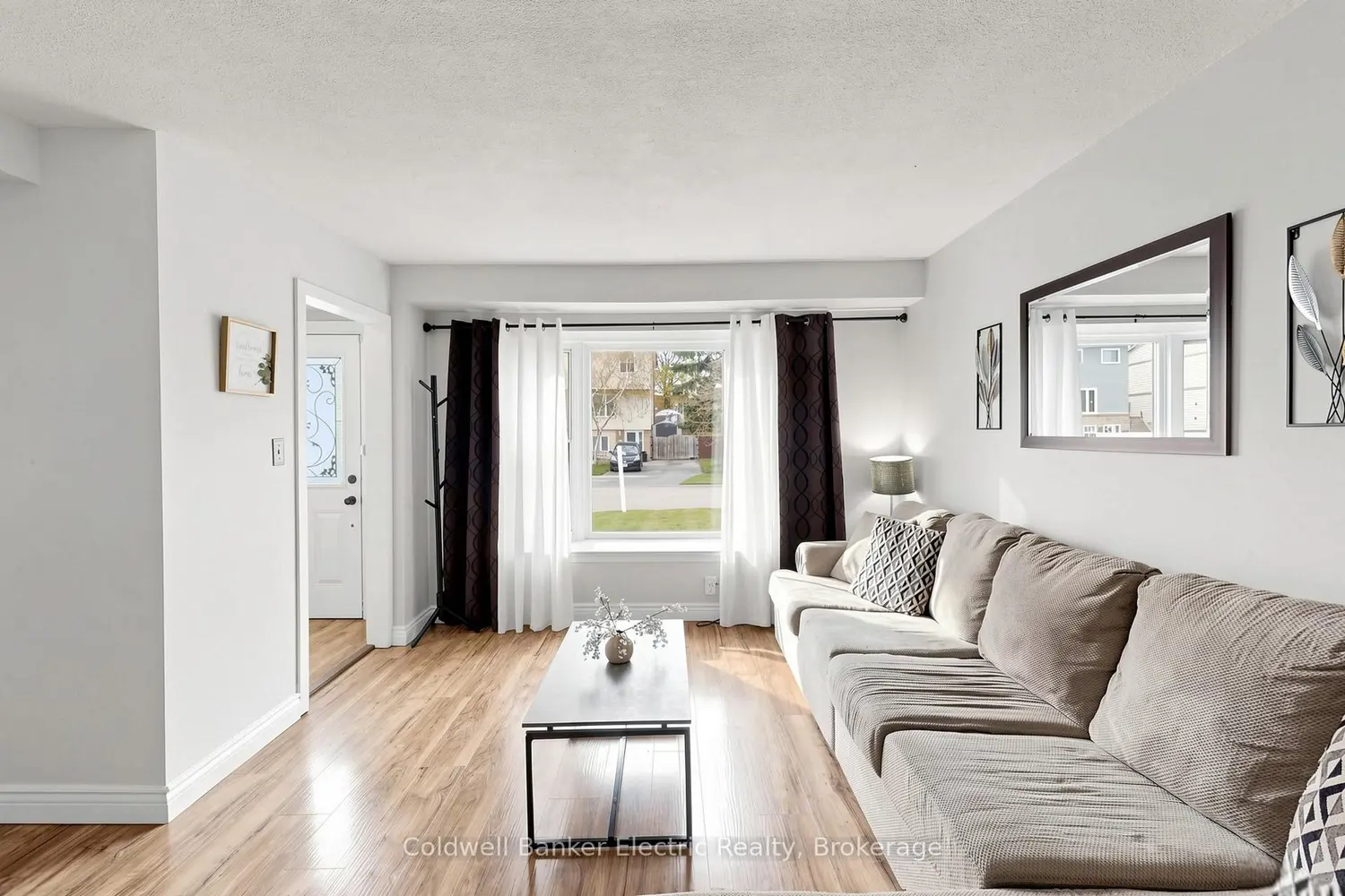 900 Southridge Street photo 2