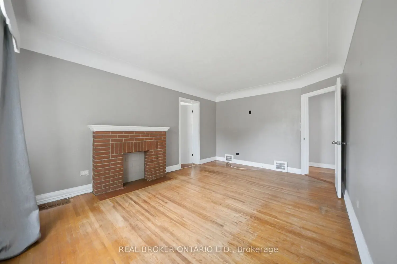 1076 Clearview Avenue photo 3