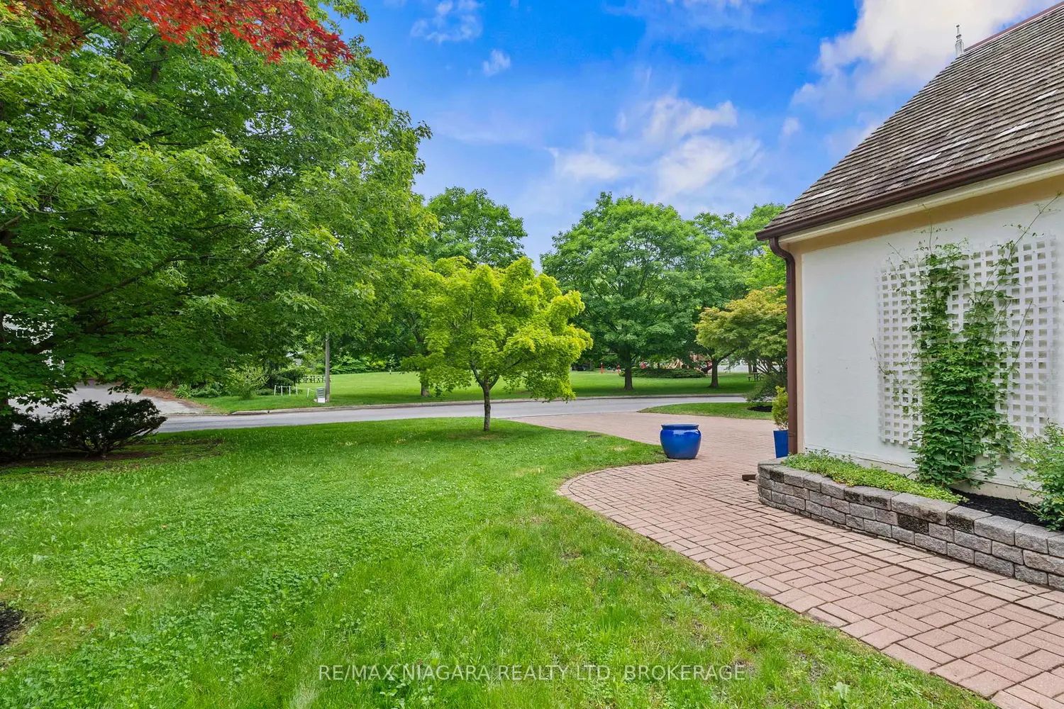 27 Oak Drive photo 4
